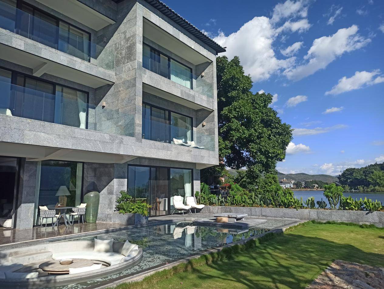 记录中国大理双廊客栈的十年从无序井喷到诗和远方的归所