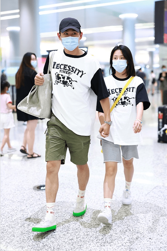 真有被王彦霖艾佳妮齁到走机场穿情侣装大方秀恩爱扛不住