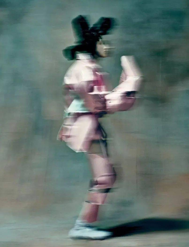 过服装设计|川久保玲:人“狠”话不多!时尚界的破坏者设计的衬衫有何不同?