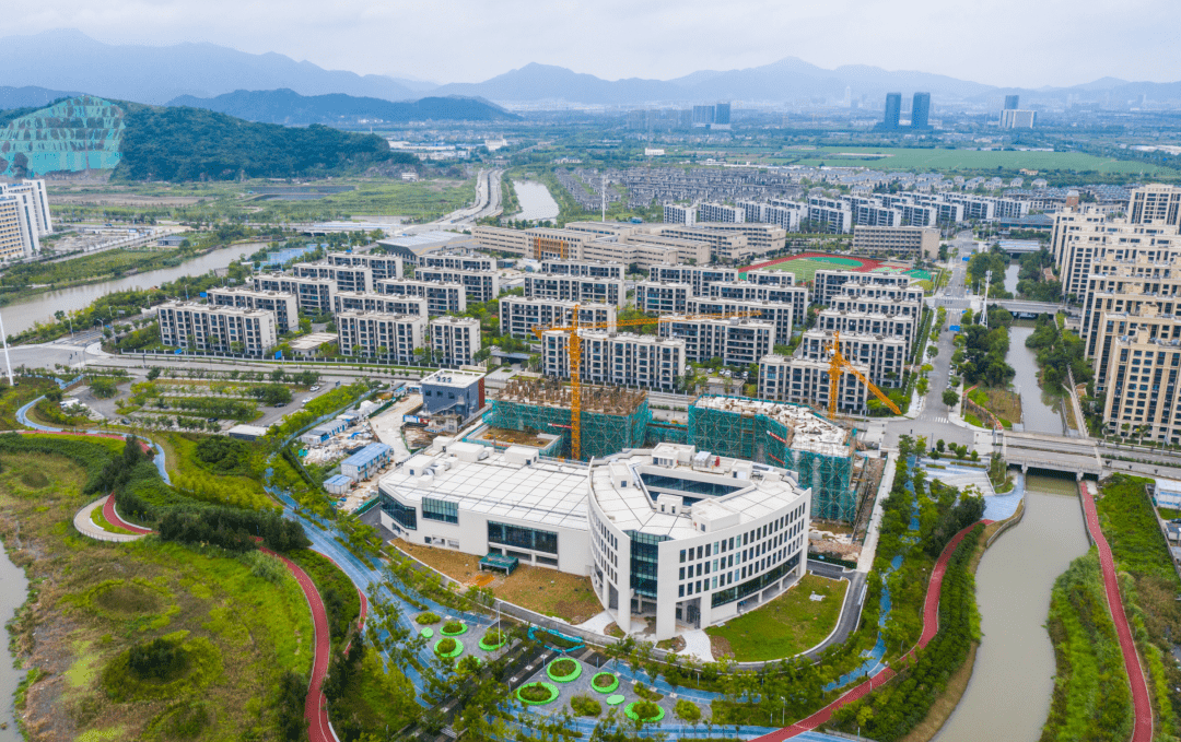 大目湾乐惠啤酒文化广场项目位于大目湾新城核心位置,规划总用地约30