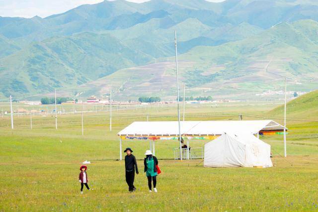 阿米贡洪草原露营地,2000多一晚住在草原上,你想来挑战一下吗?