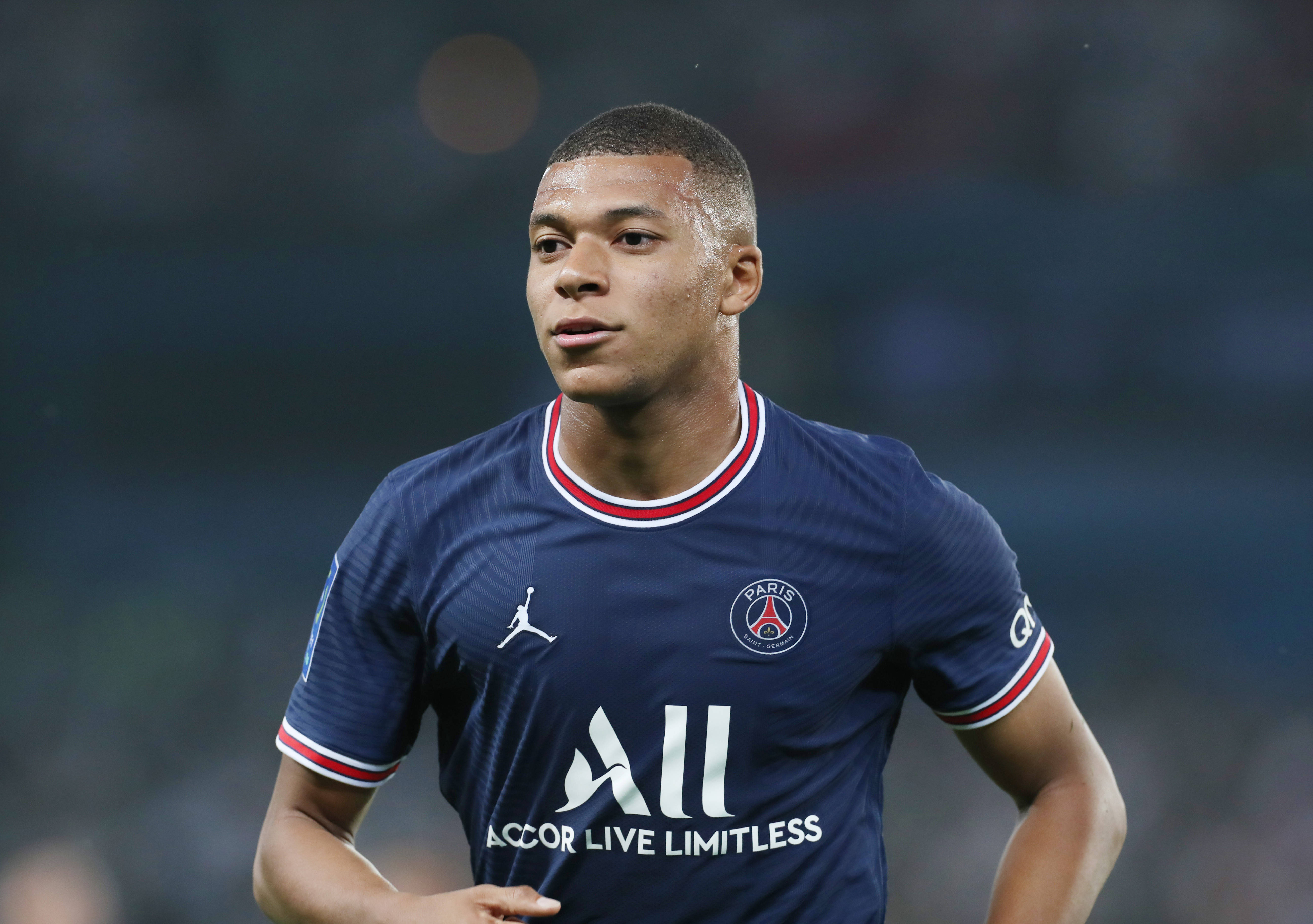 新华社照片,巴黎,2021年8月15日8月14日,巴黎圣日耳曼队球员姆巴佩在