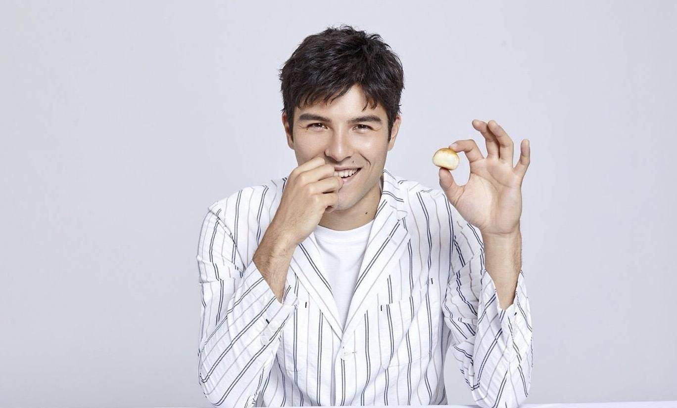 时代|痛心！台湾著名男星凤小岳妻子怀二胎9个月流产，胎儿肾脏不成形