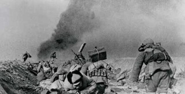 巨金鱼战役敌军来势汹汹我军情况吃紧刘邓围着地图苦苦思索