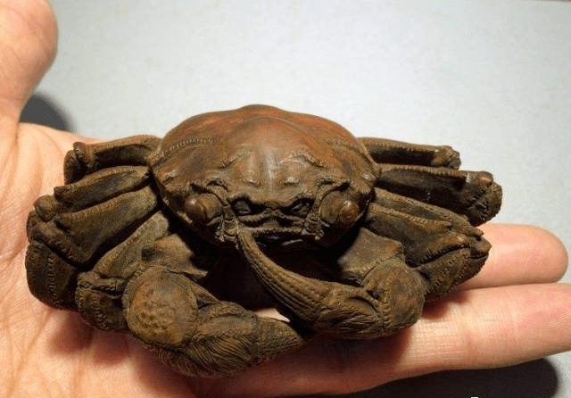 想要八方来财纵横天下吗木雕螃蟹来帮你