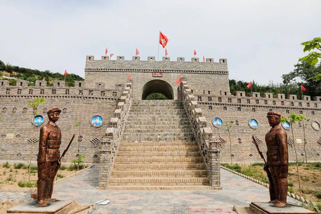 虎山生态园花海游乐场全面开放开启璀璨灯光夜景模式