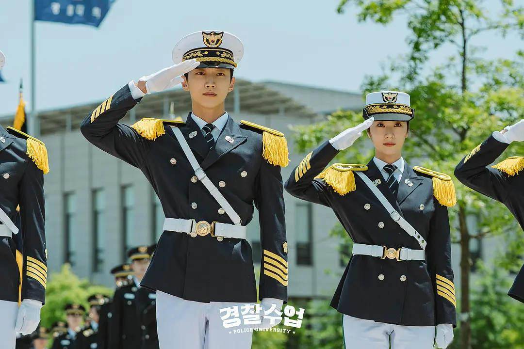 怎么才能当上武警 268a61e034d7473088fc30e1b473dca6.jpeg