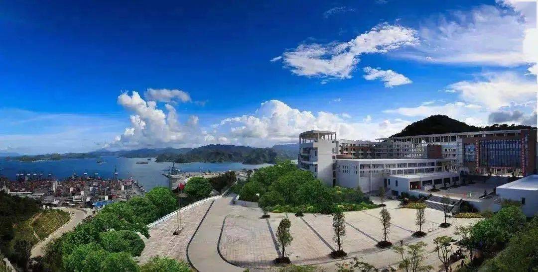 两名盐高学子考入北大区委书记陈清寄语早日学成归来全面施展抱负