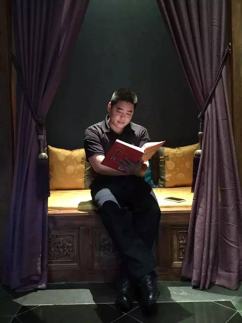 对话爱奇艺小说明星作家骠骑现实题材创作需要更多地深入生活