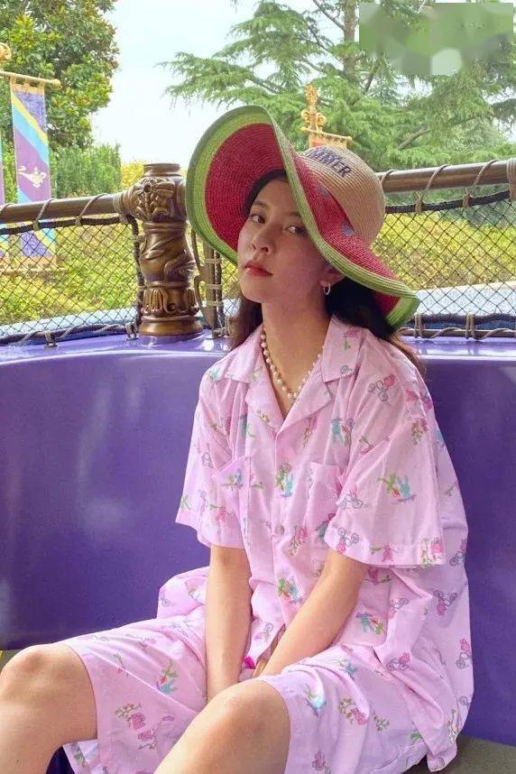 伊丽莎白·泰勒|乔晶晶于途的高甜戏，全被它抢镜了！