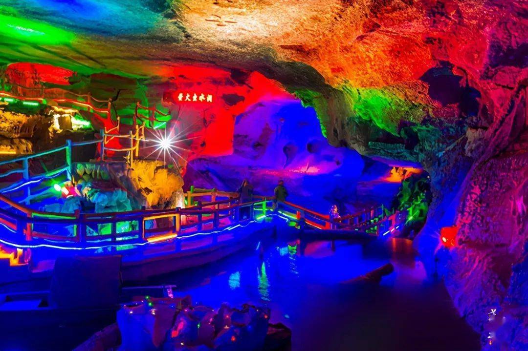 山东沂水有一处萤火虫水洞,温馨浪漫,还是研学亲子游的好去处