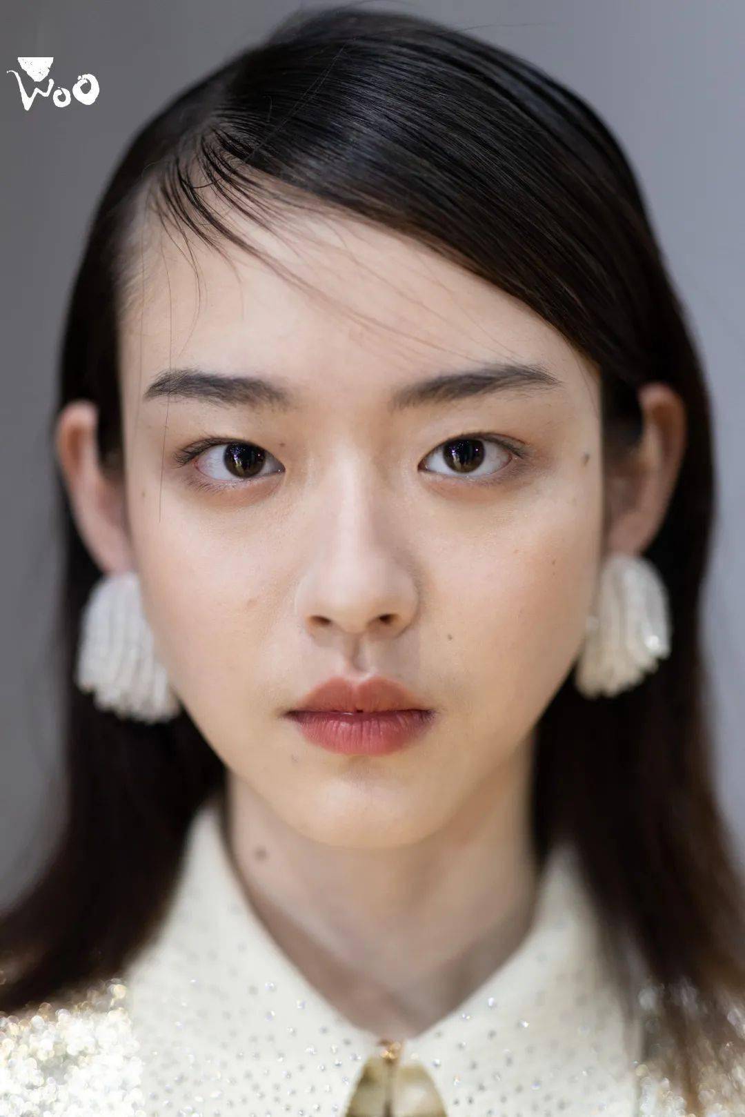 拿摩托罗拉狂圈粉,这位眼里有繁星的模特是谁?_代英明