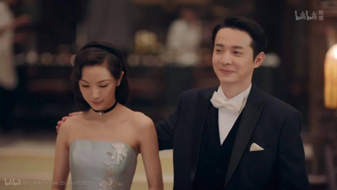 发型|《双镜》：假民国真塑料