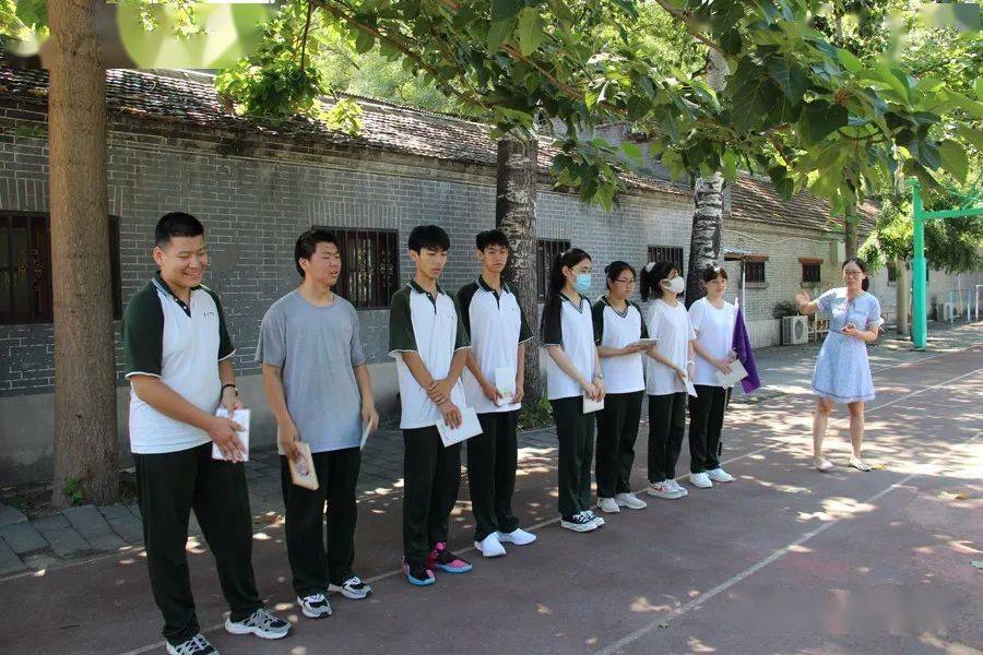 知党爱党志在报效强国有我北京市鲁迅中学13试验培