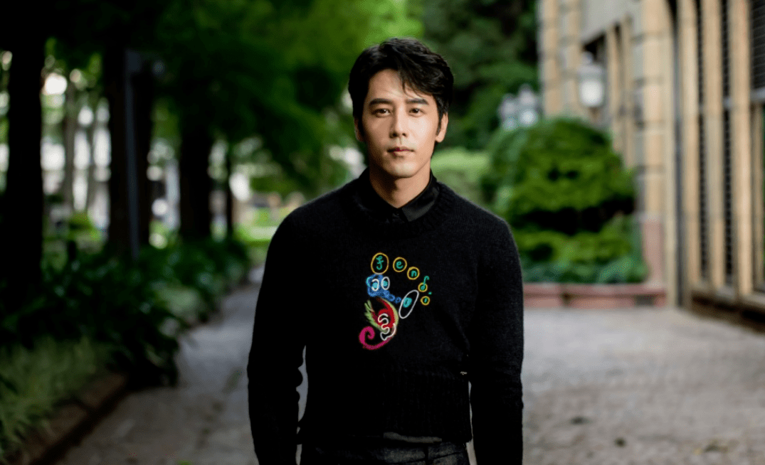 40岁仍然荷尔蒙爆棚,男明星内卷请向他们看齐!_王阳