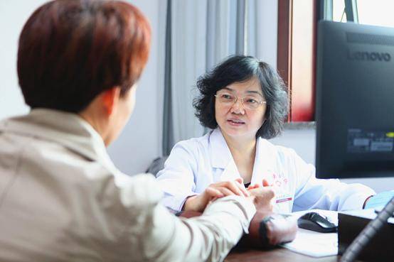 裴瑞霞|“望闻问切”寻病因 “中药加减”解病痛