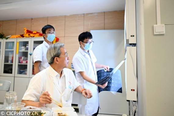 柳州|广西柳州：重返手术台的“刀锋战士”