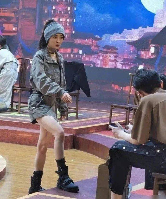 套装|衣品挖绝机 | 女明星：三五百的某宝套装真好穿