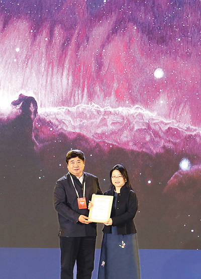 星空|一根绣针勾勒绚烂星空（新国潮）