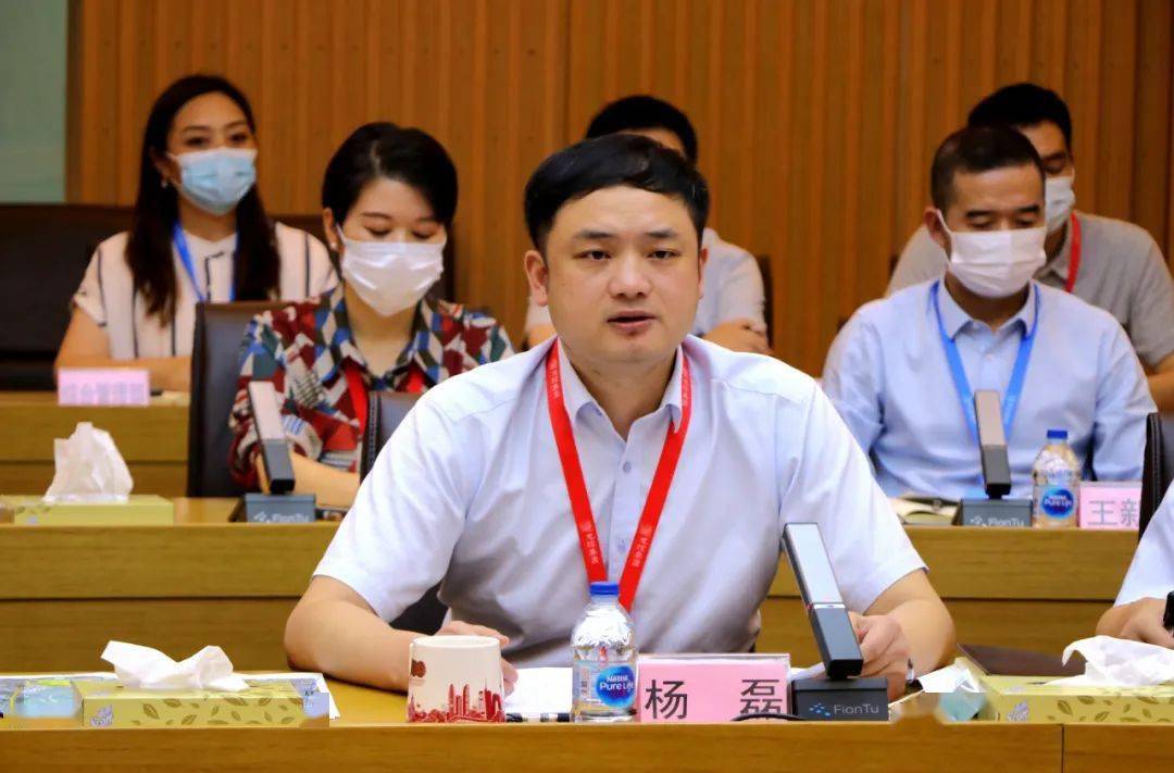 在龙控集团,龙控集团党委书记,董事长杨磊围绕集团基本情况,主要工作