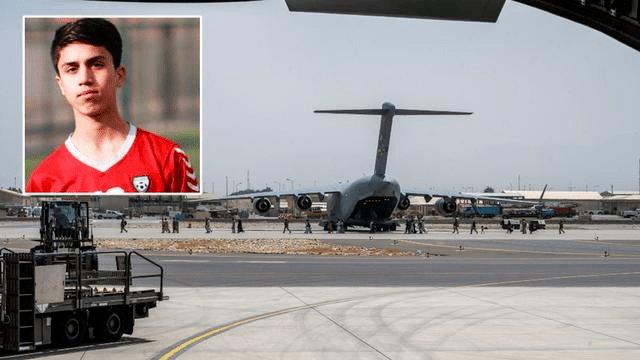 一名前阿富汗国家青年队足球运动员,在试图逃离喀布尔时从美国飞机上