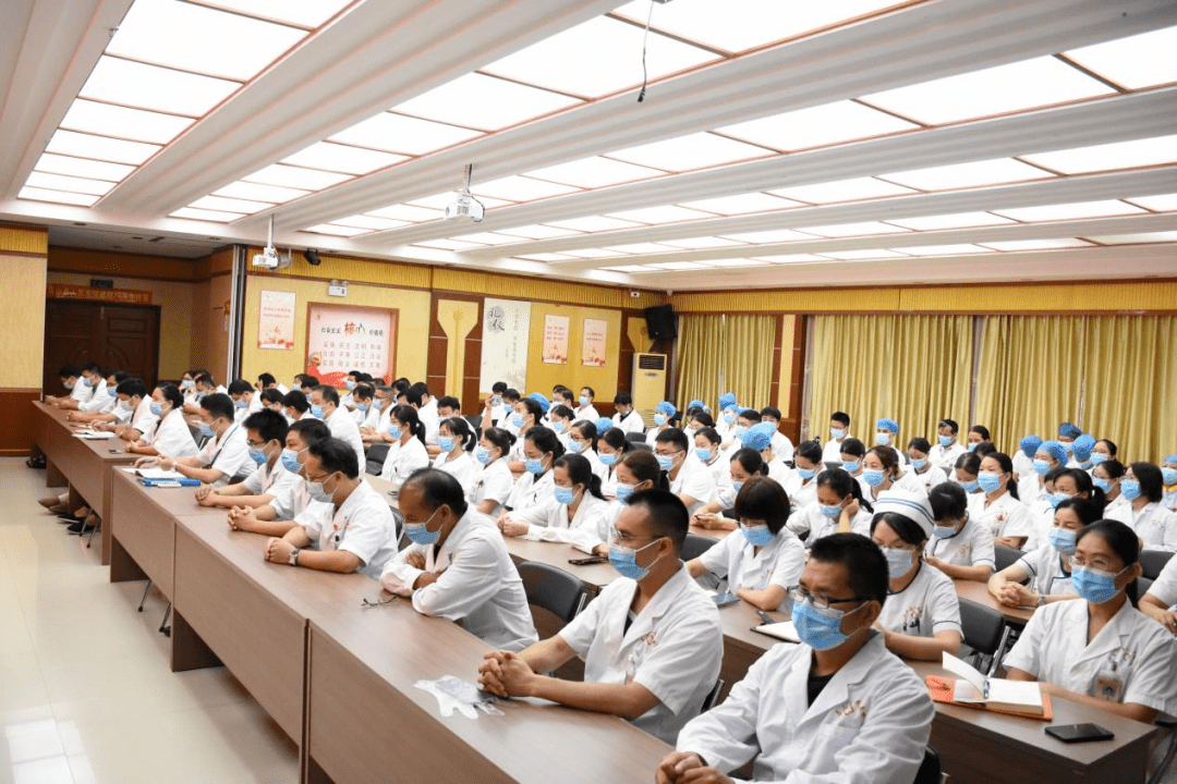 马山县人民医院举办系列活动庆祝中国医师节