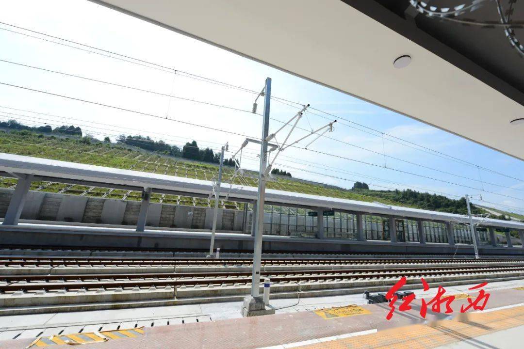 永顺高铁站建设忙