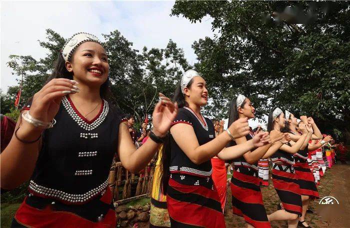 今天阿佤人民再唱新歌