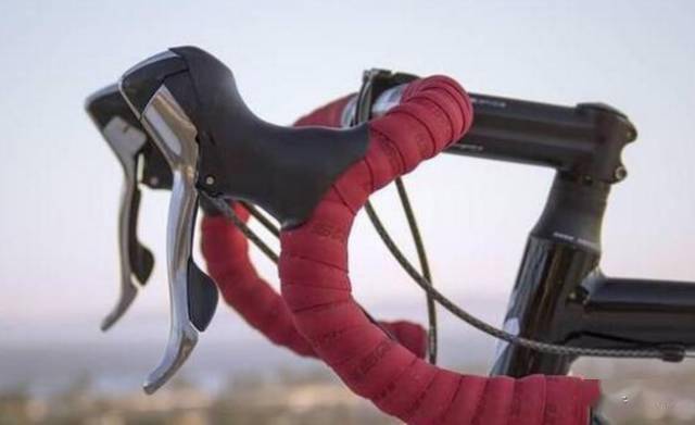 症状|骑行时，你是否遇到过手腕疼痛、麻木、刺痛？