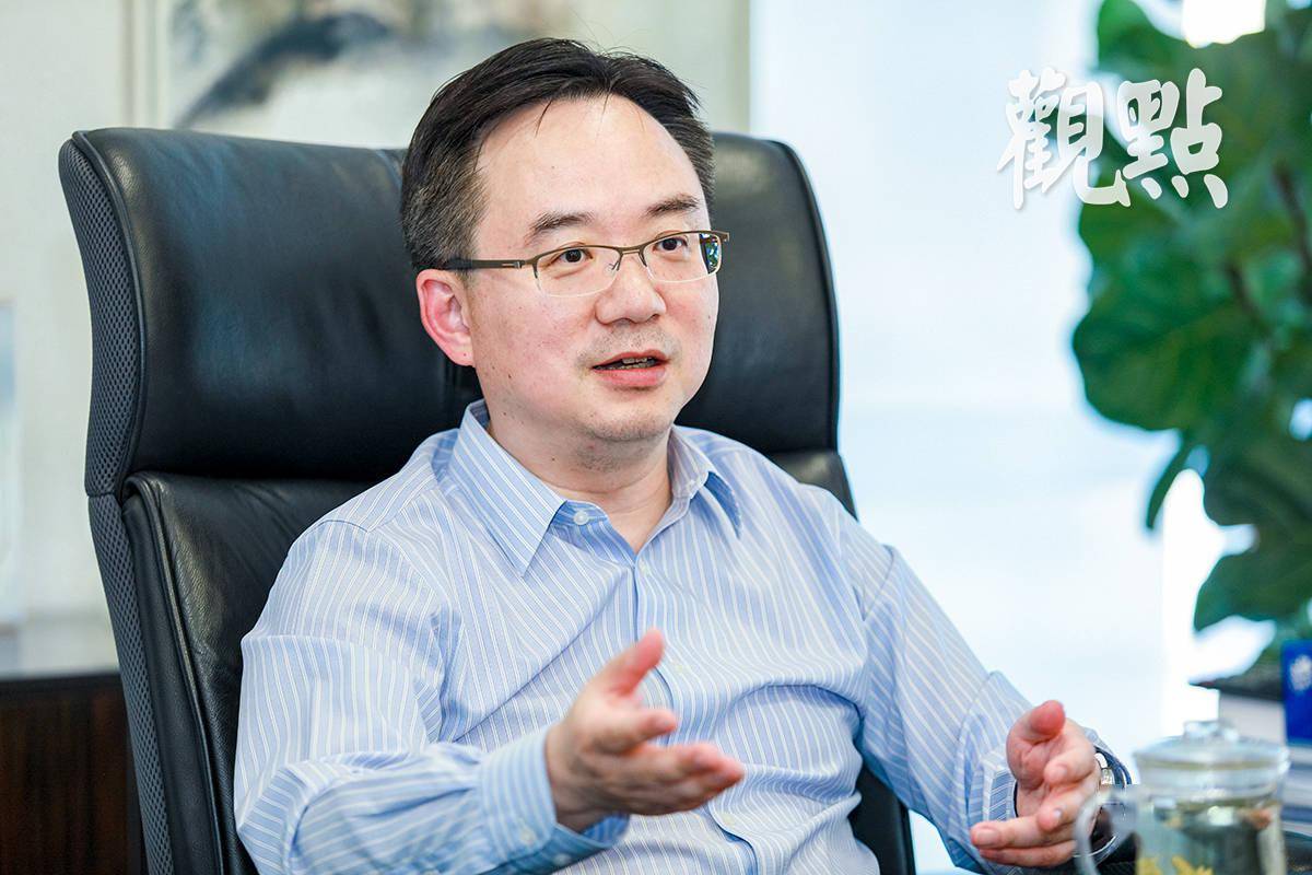 何剑波与观点面对面企业的定力