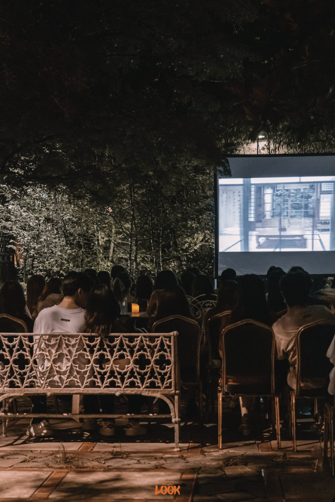 look | 上海小型放映厅,看一场露天电影