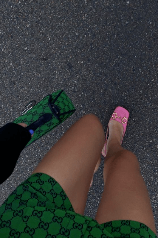 科技|2021年度最火的科技绿色，谁穿谁高级