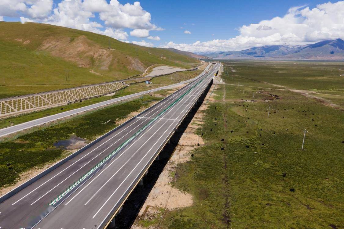 世界平均海拔最高高速公路全线通车