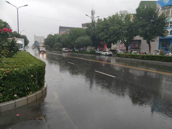 记者在一线郑州整点雨情实况22日16时