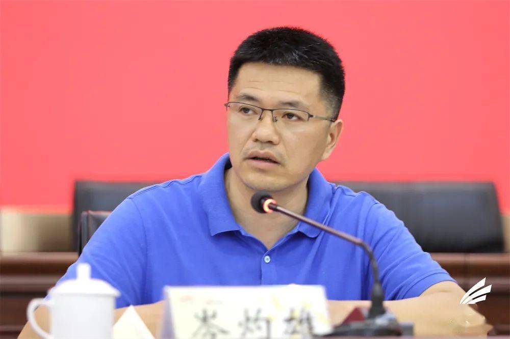 桂城街道党工委副书记,办事处主任岑灼雄.