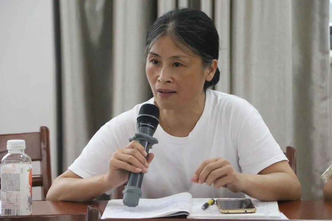 管理育人精准施策强信心携手并肩奋勇行稽山中学顺利召开全体高三教师