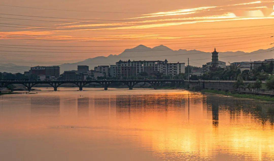 承载了安义几代人的乡愁记忆伴随我们走过一个个春夏秋冬连接潦河南北