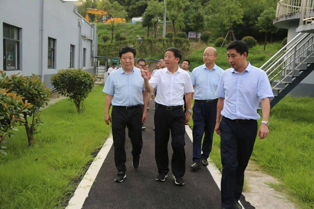 余接成调研环境保护和生态文明建设专项资金使用工作