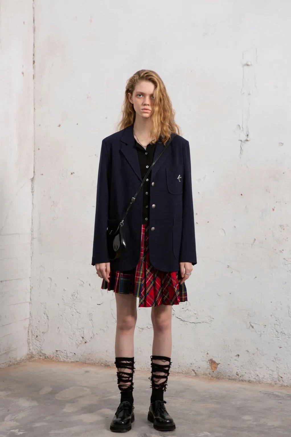 什么|换季穿什么？进来抄年轻人的答案