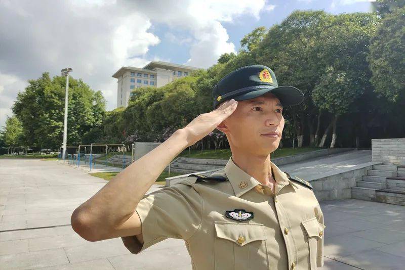 新战友参军一定要学会这个动作