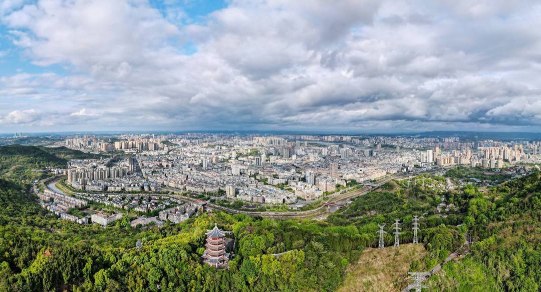 四川顺庆筑牢嘉陵江中游生态屏障山水人城共绘绿色新画卷筑牢长江黄河