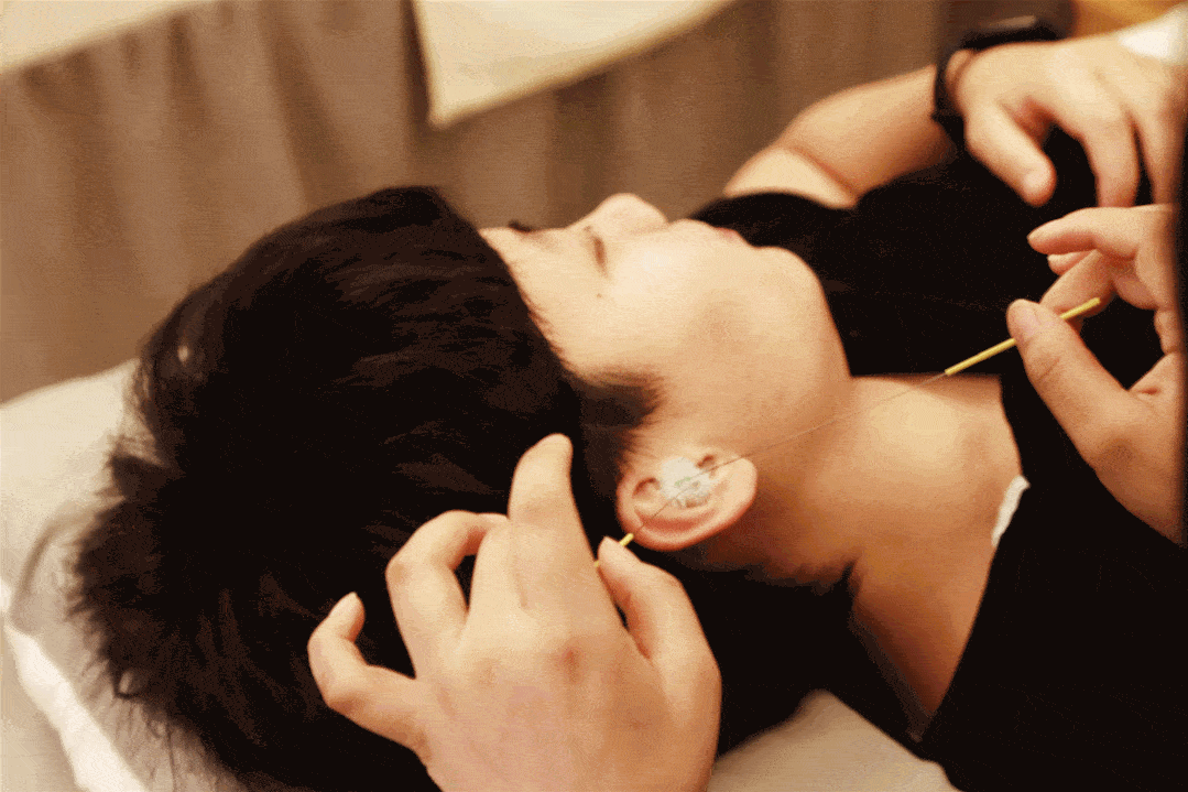 比足疗爽100倍川式采耳耳浴耳烛耳息按摩头部拨筋天津这家中国风神级