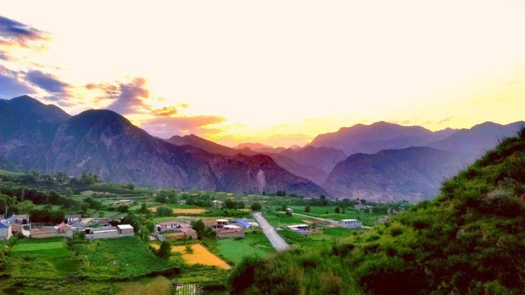 今日展出10幅积石山全民摄影大赛网络投票正在进行中