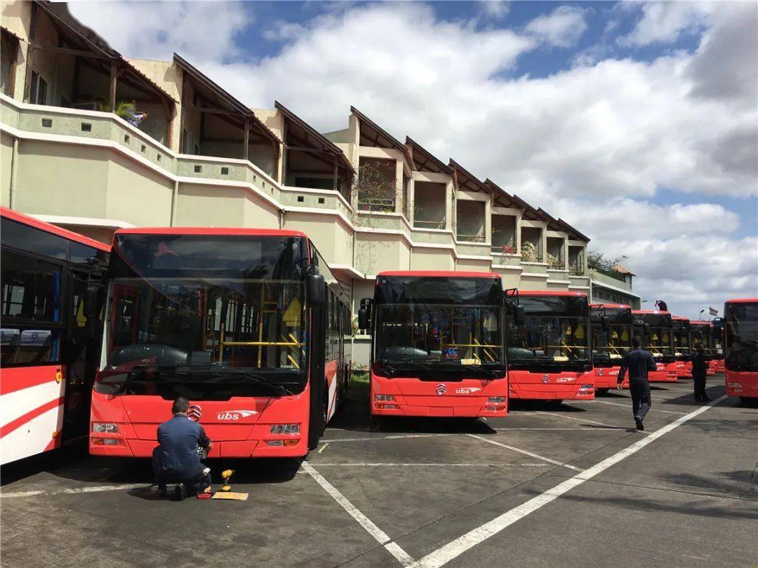金旅公交批量抵达毛里求斯在卢旺达运营的金旅公交车西北非方面的情况