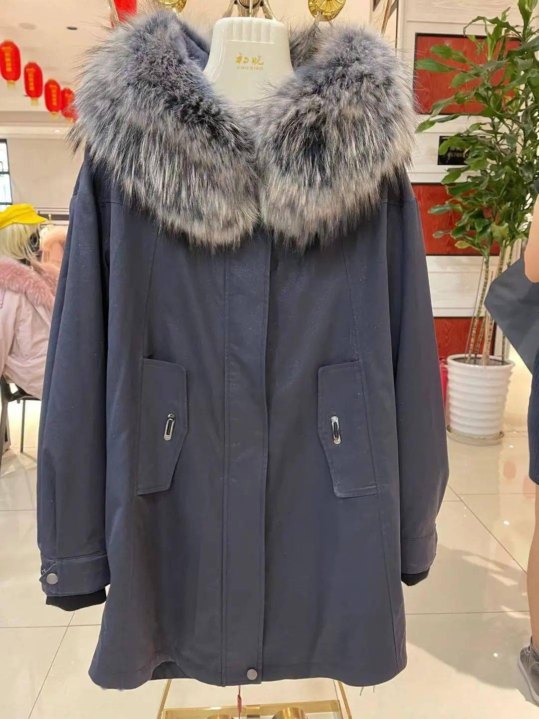 功能性和艺术美利用皮革面料特有的质感成功塑造冷峻不羁的风格现价