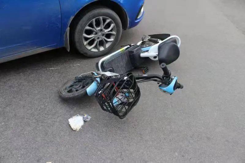 徐州13岁女孩骑电动车被撞飞交警认定同等担责