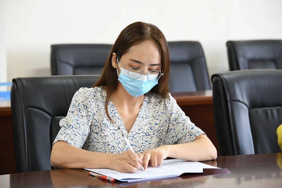 们提出希望:教学的价值是老师在学生心中的投射力,要不断提升文化和