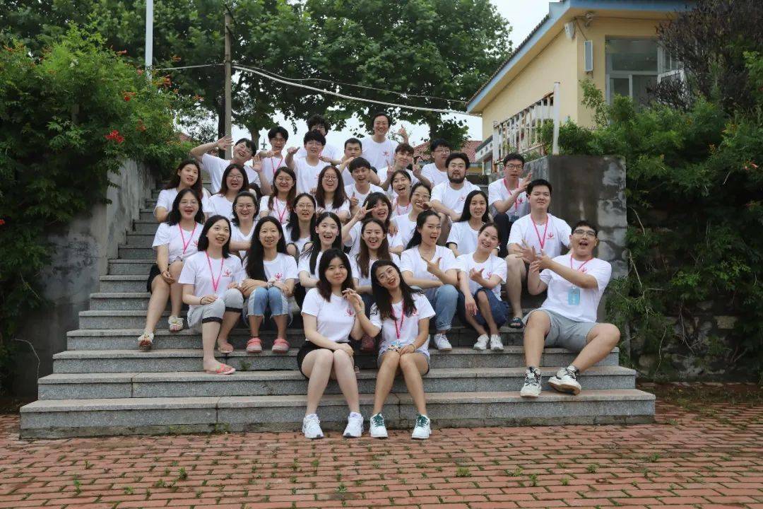 在爱汇聚的地方心有点甜 上海师大泊乐合唱团五载帮扶共建 牟平区