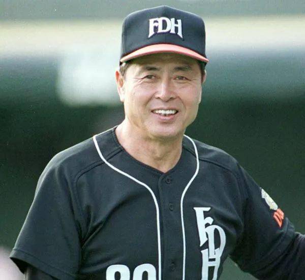 成为教练的王贞治日本人对王贞治的爱戴和感情再次爆发了,称他为