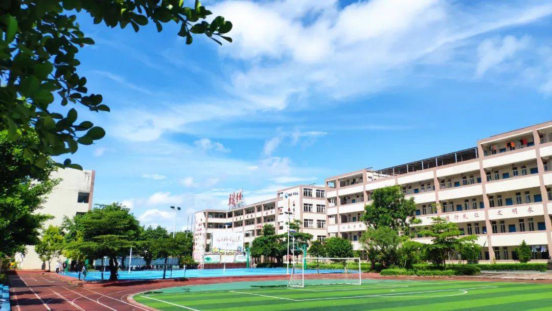 向奋进的学子喝彩向青春的奋斗致敬记卓达学校初中部纪律服务周结营